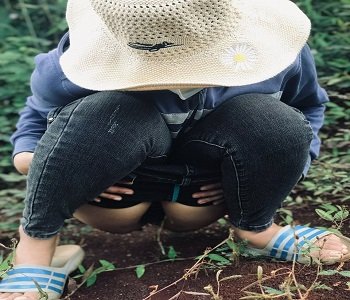 Cô gái Tây Nguyên thích lên mạng khoe bướm